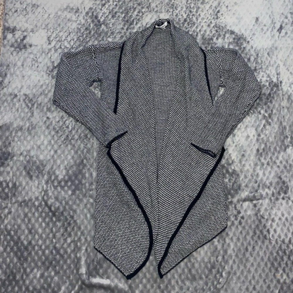 BB Dakota Black & White Knit Cardigan!